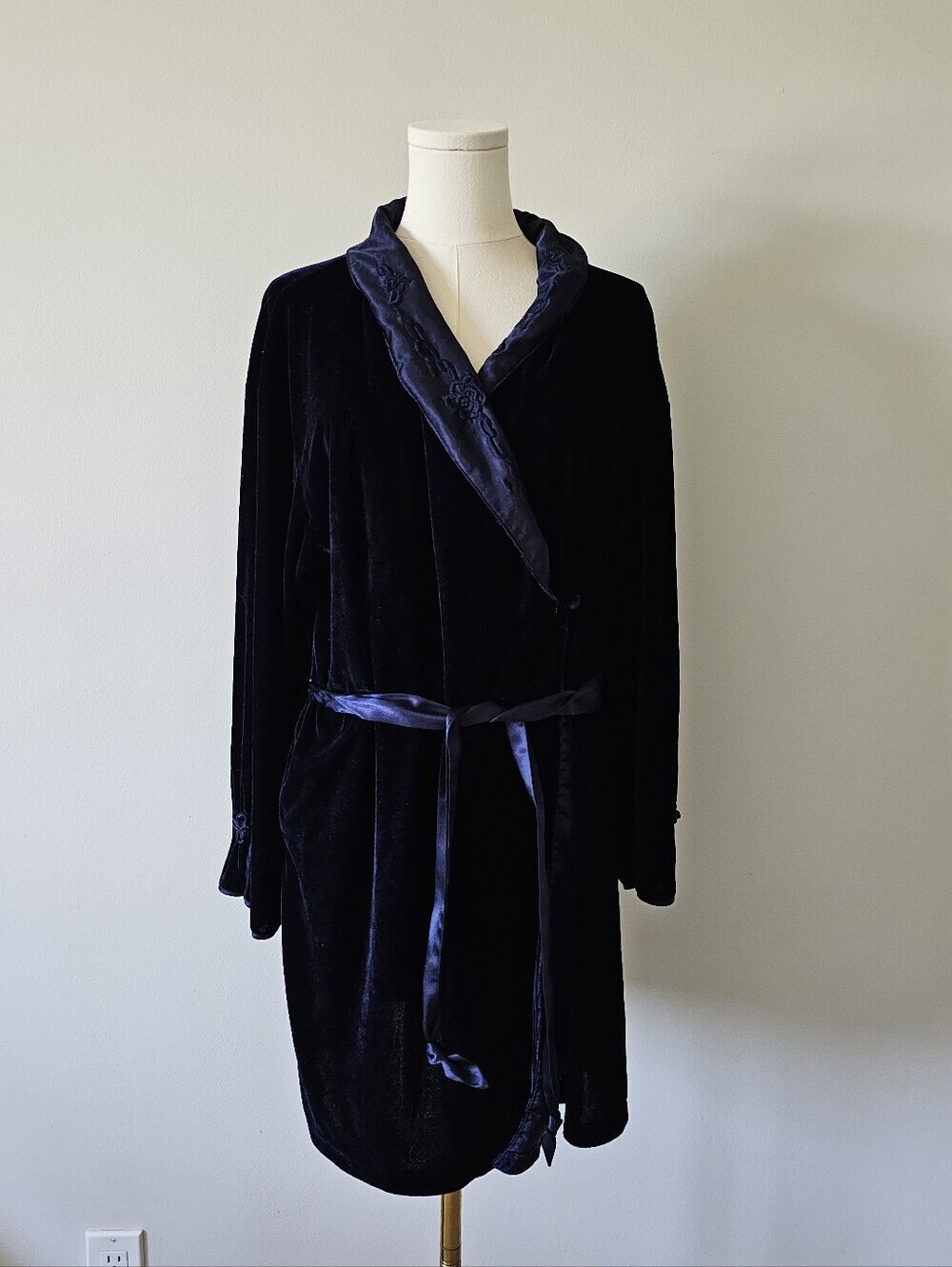 La Vie En Rose Navy Velvet Robe with Satin Belt